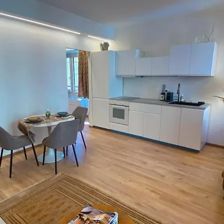Cozy House In San Rocco * ボルセーナ